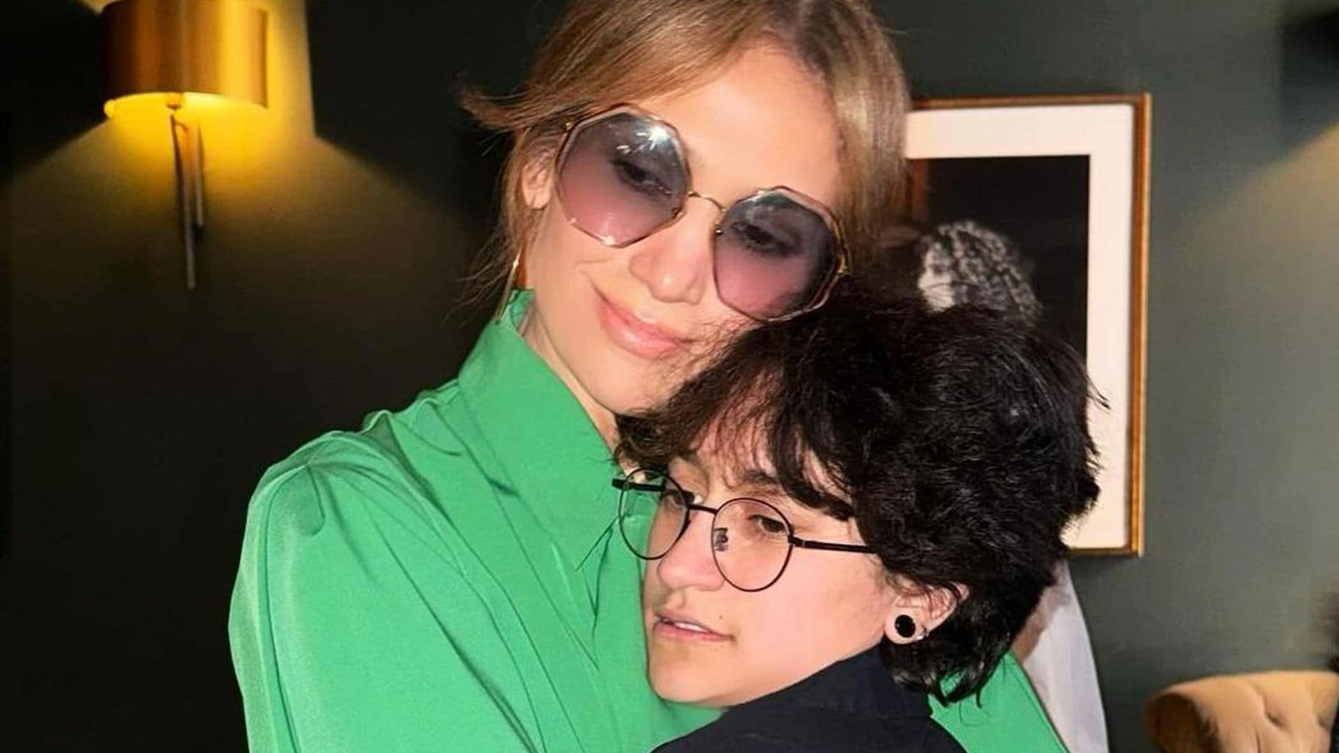 Jennifer Lopez y su hija Emme disfrutan de una cita en Broadway