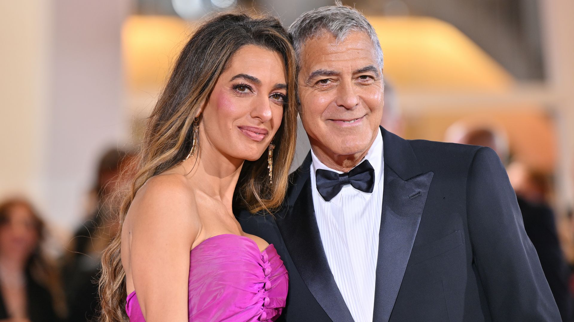 George Clooney y Amal Clooney evacuan su casa en Francia por los devastadores incendios.