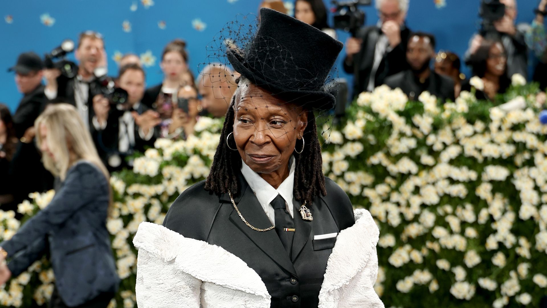 Whoopi Goldberg en la gala del MET 2025