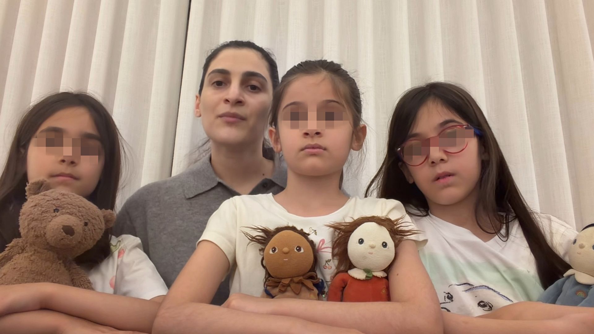 La exjequesa junto a sus hijas