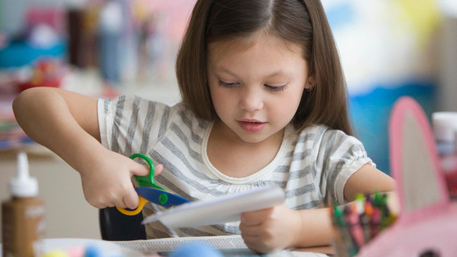 Manualidades muy fáciles (y muy bonitas) inspiradas en la primavera para hacer con los niños