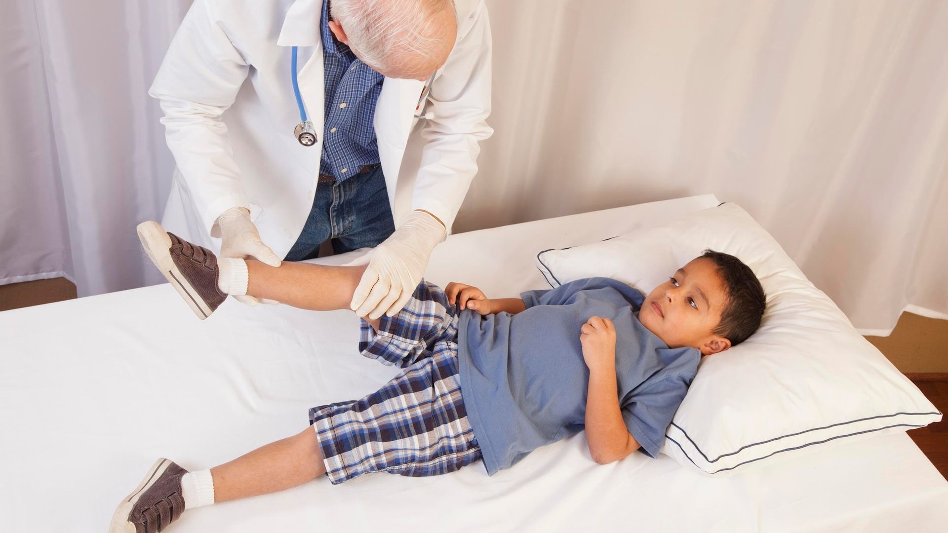 ¿Qué es la sinovitis de cadera, que afecta a niños menores de 8 años?