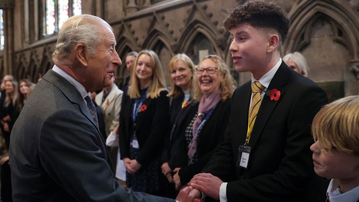 Un Momento Real Entre el Rey y un Estudiante