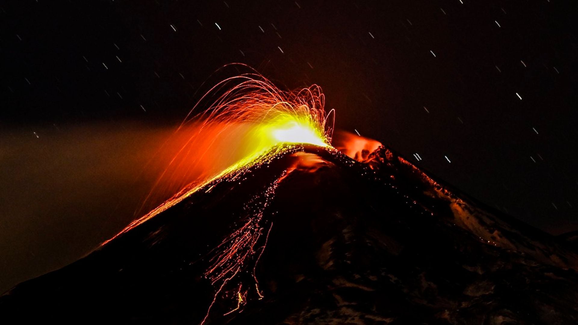 Las imágenes más impresionantes de la furia del Etna
