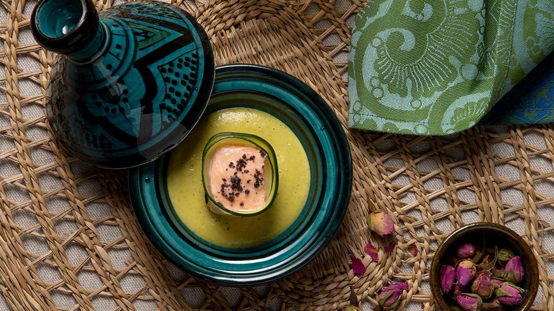 Tayín de salmón con salsa ras el hanout