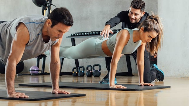 mujer entrenador personal