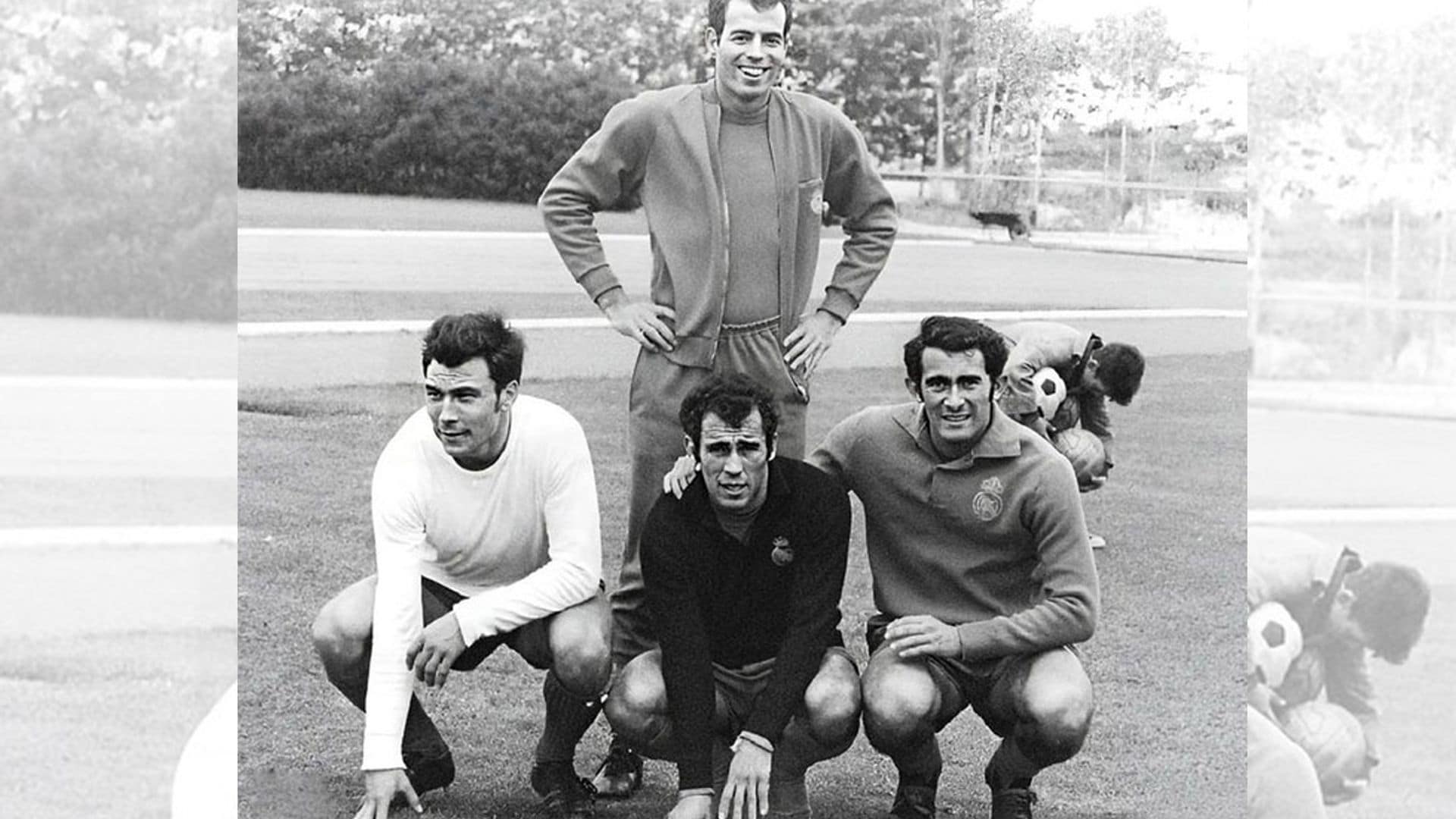 Julio Iglesias recupera una imagen de su pasado en el fútbol para recordar al madridista Amancio Amaro