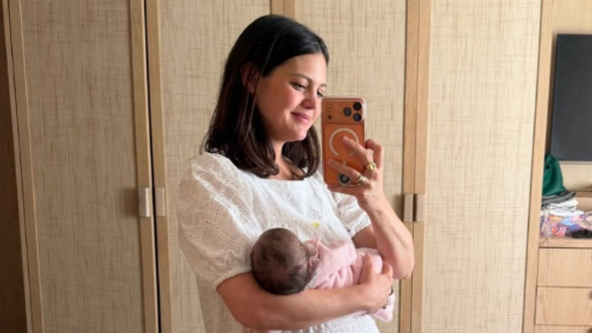 Isabelle Junot revela lo que más le cuesta de su posparto: "Es, a la vez, lo que más me está gustando"