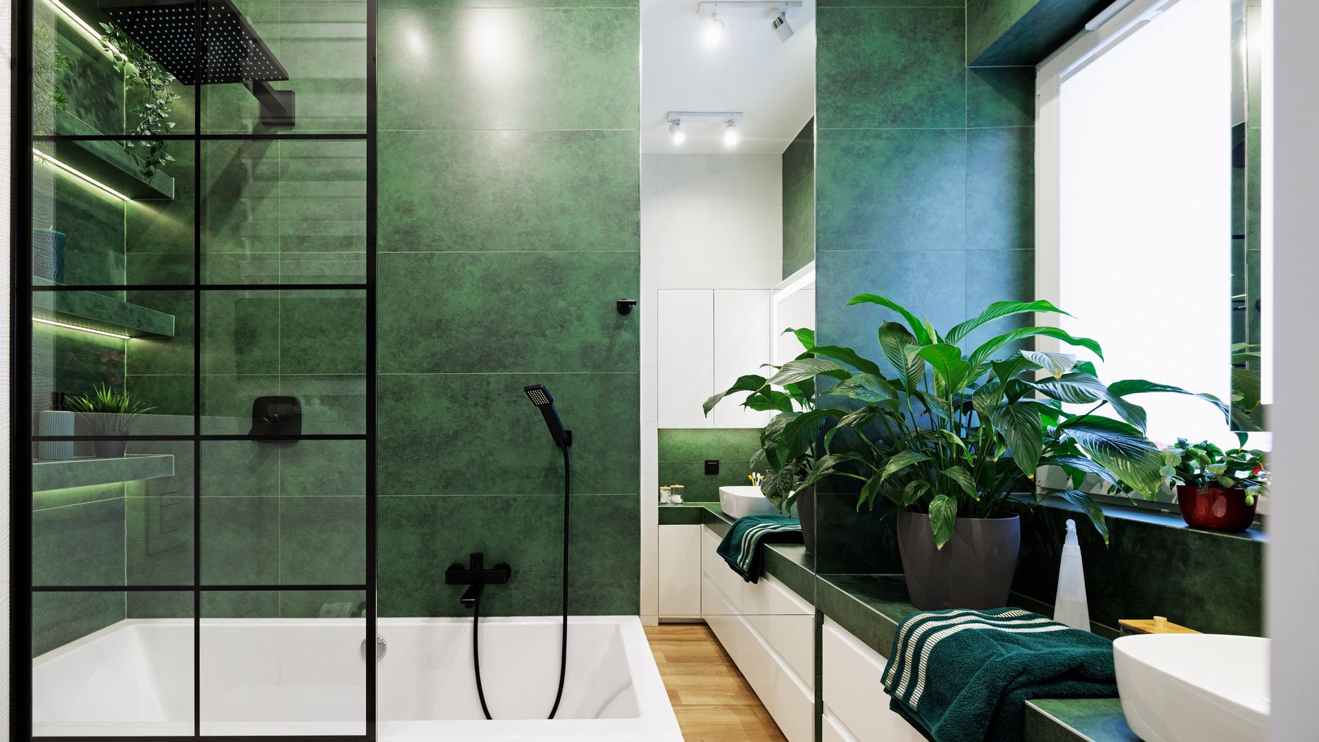 'Deco-supervivencia': de la mampara casi invisible a la ducha abierta, las tendencias de baño de 2026 y cuándo elegir cada una