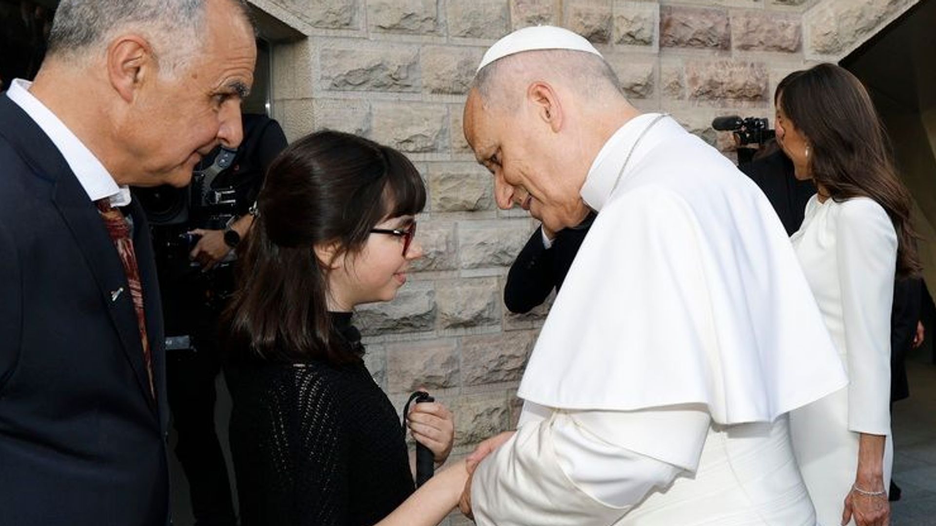 Valentina, la niña invidente que emocionó al Papa y a los Reyes: La gente conocerá ahora cómo vemos con las manos