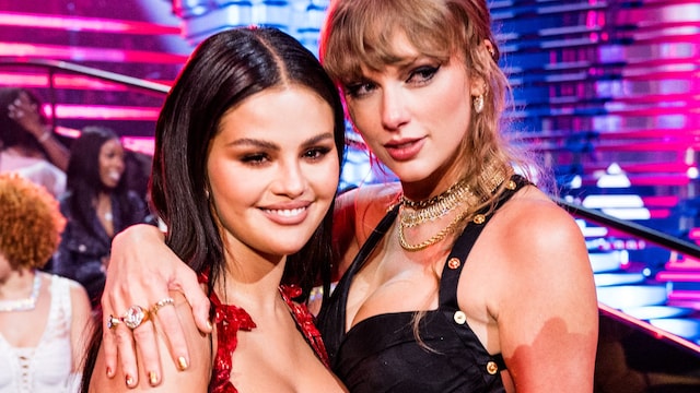 Selena Gomez y Taylor Swift durante los MTV de 2023
