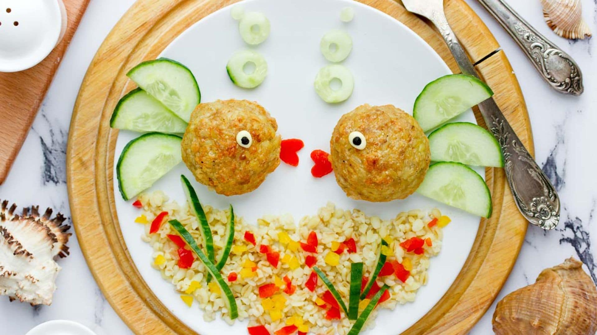 Albóndigas de mero y gambón con quinoa y verduras