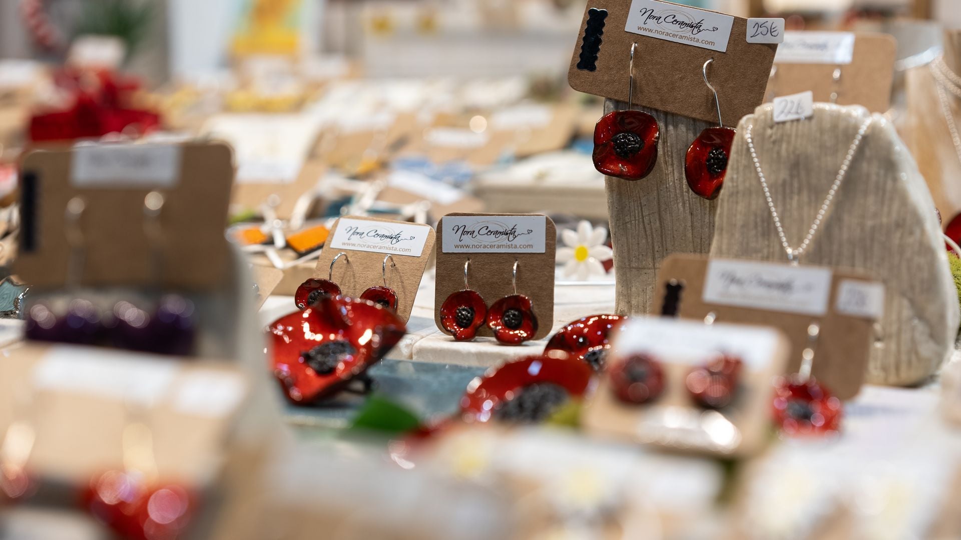 Feria de la artesanía de AMOA en Recoletos, Madrid