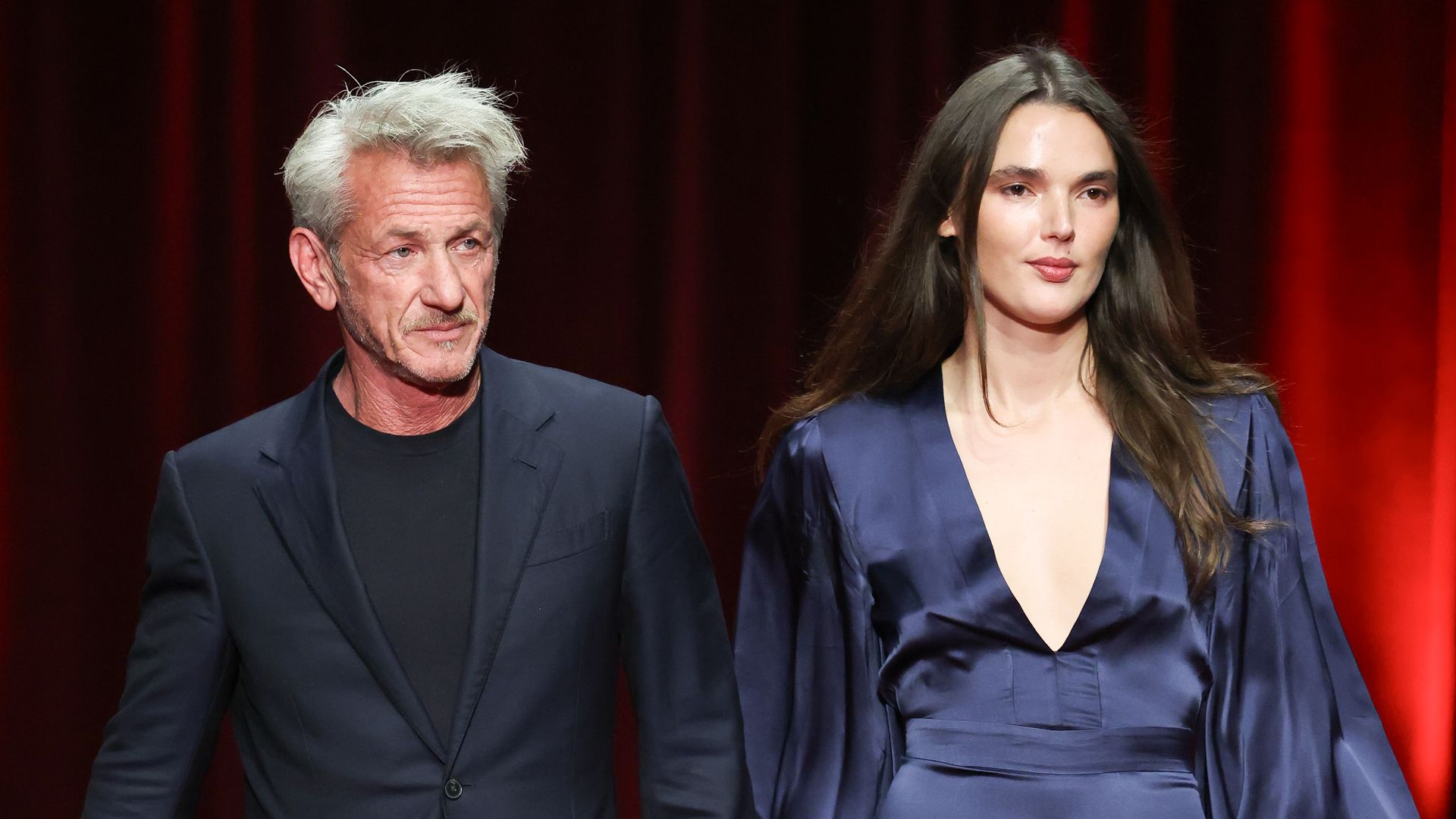 Sean Penn (65) reaparece con su novia, la modelo Valeria Nicov (30), y todos se fijan en este detalle