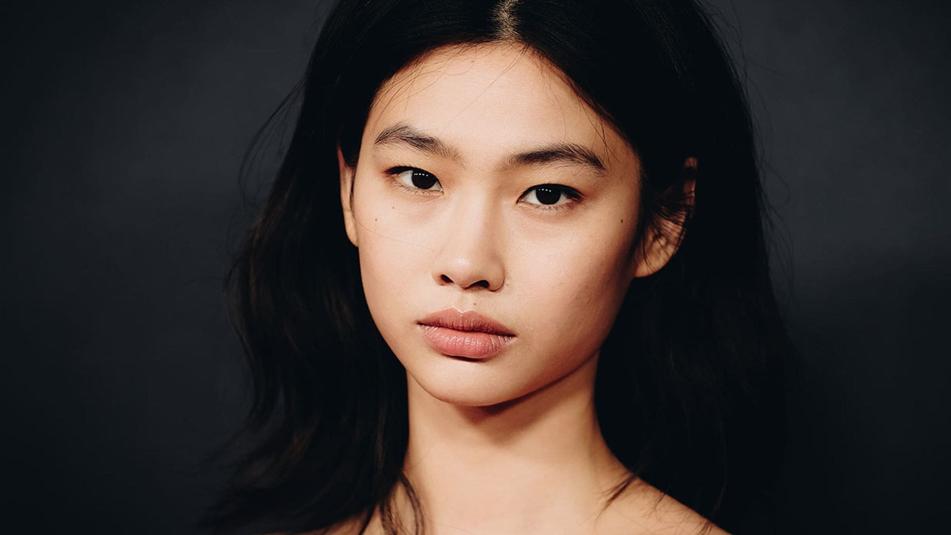 La imparable carrera de HoYeon Jung, de chica Netflix a protagonizar el nuevo hito cosmético de Chanel