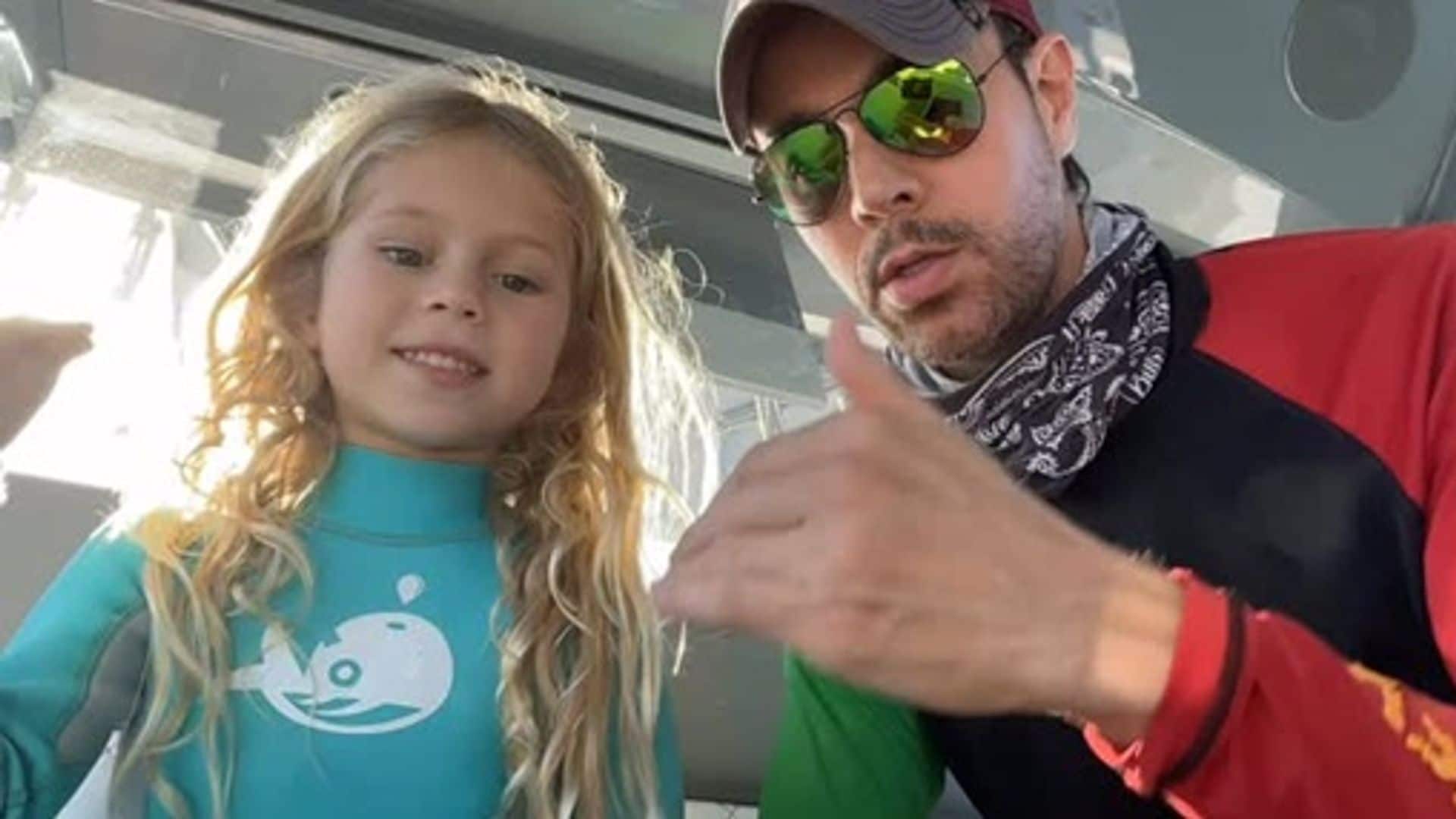 Enrique Iglesias y su hija Mary comparten el video más tierno cantando. 