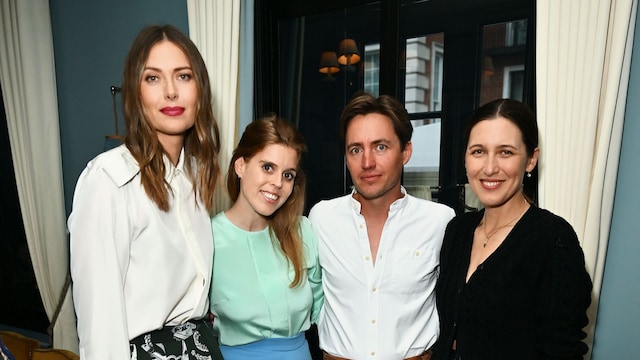 Maria Sharapova, la princesa Beatriz de York, Edoardo Mapelli y Emilia Wickstead celebrando el 20 aniversario de la victoria de Maria en Wimbledon 
