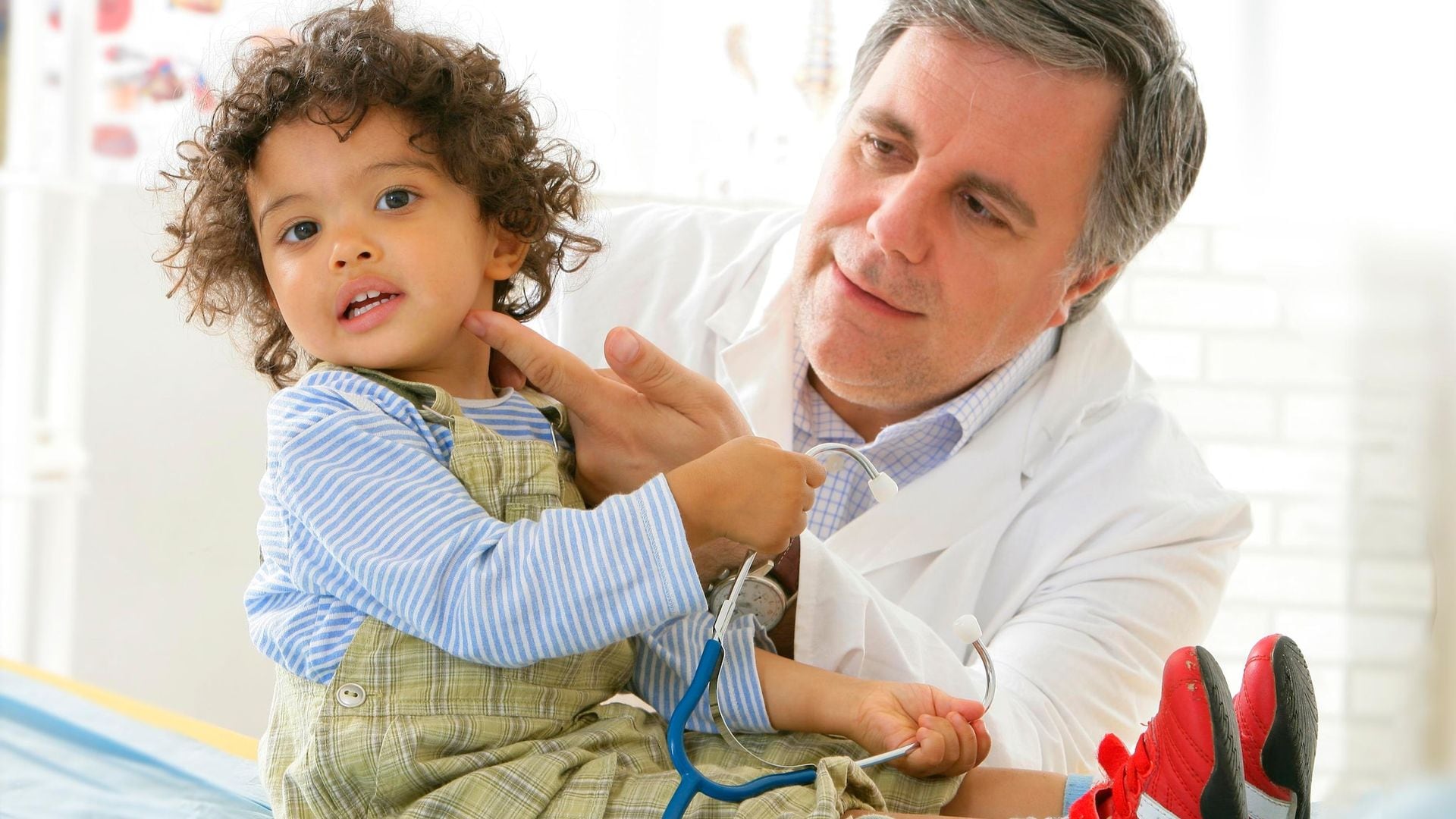 ‘Mi hijo tiene un bulto en el cuello, ¿debo preocuparme?’
