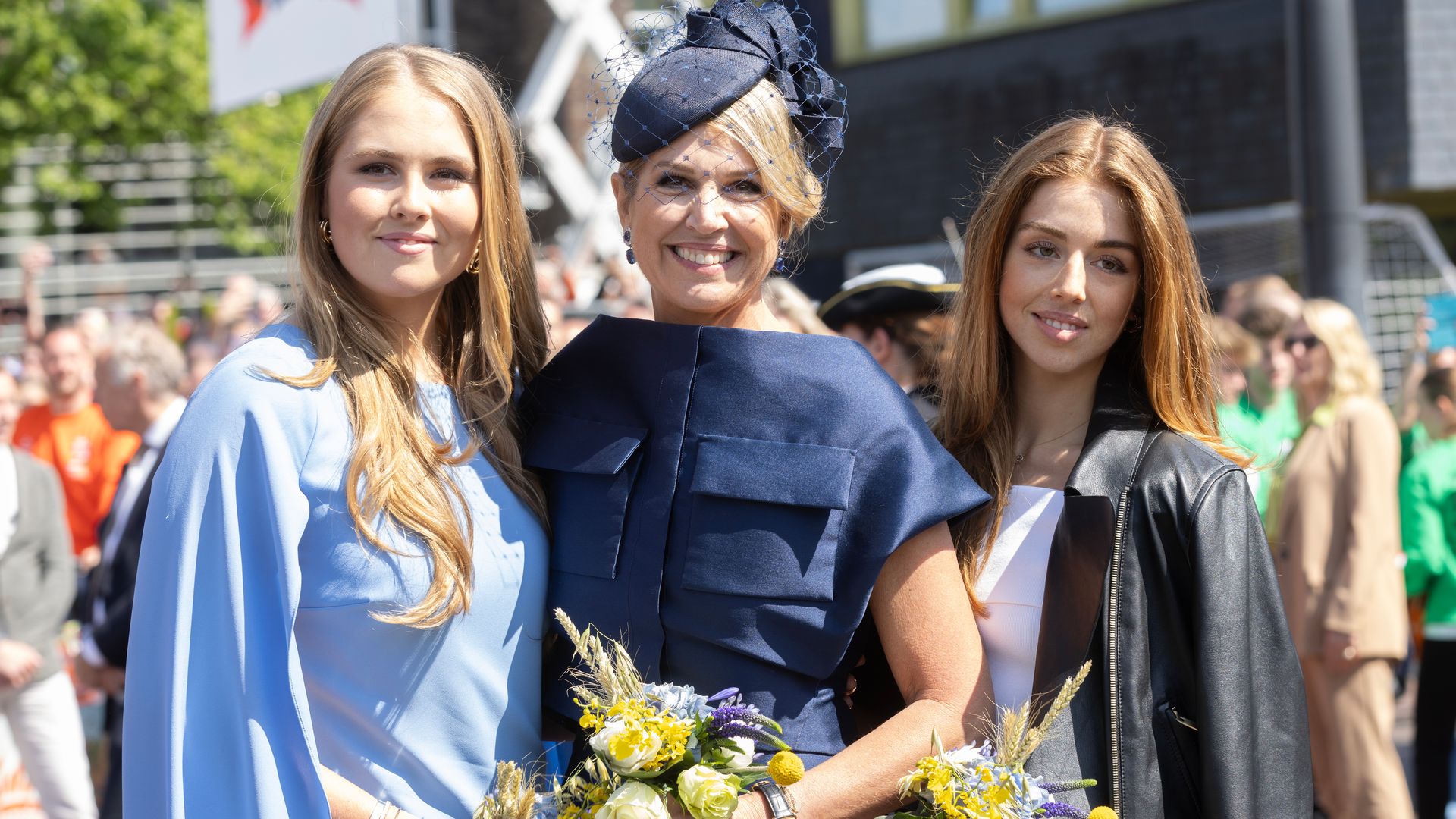 Máxima, Amalia y Alexia impactan con elegancia y 'looks' coordinados en el cumpleaños del rey de Holanda
