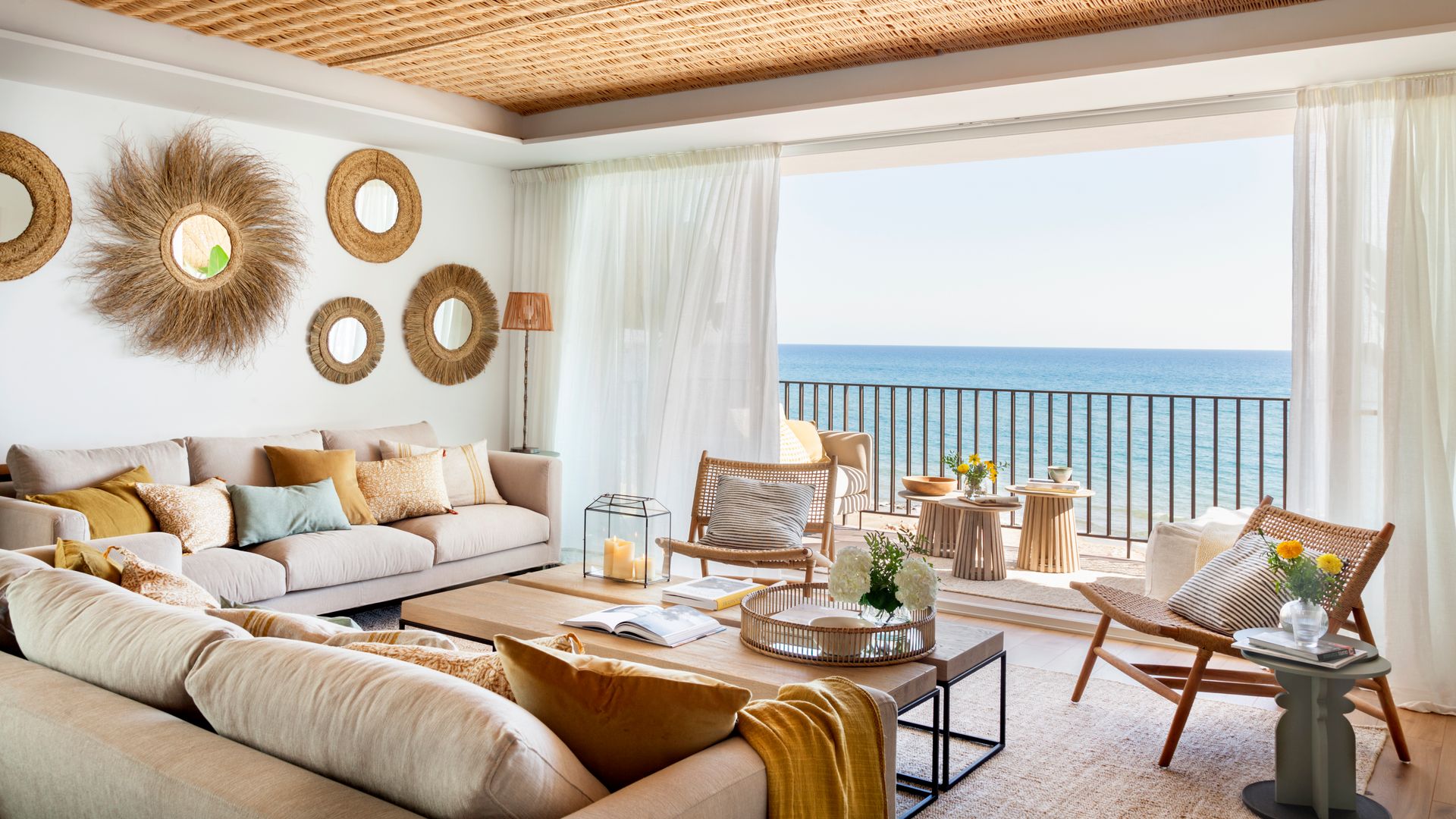 Salón de estilo mediterráneo