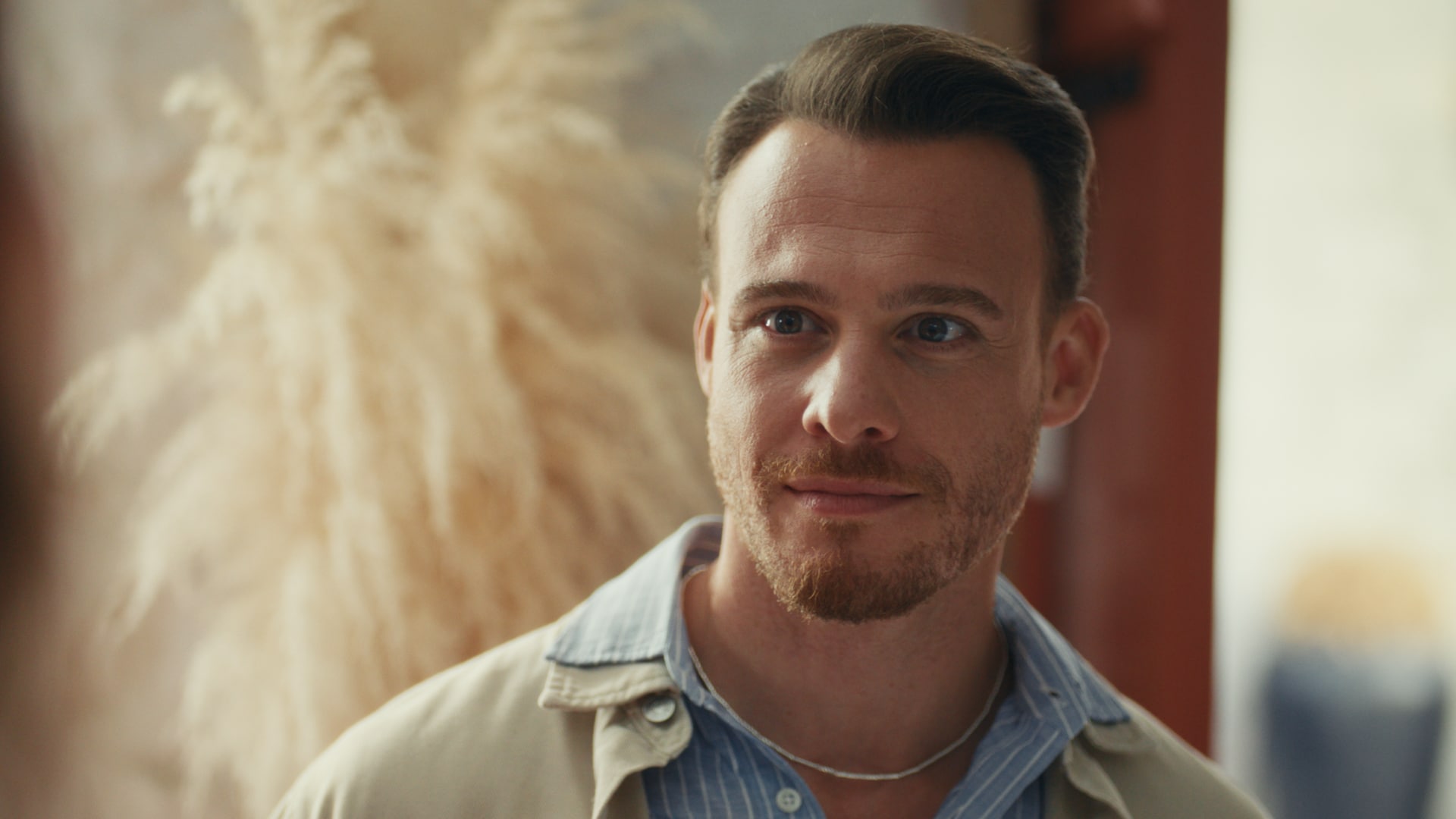 Kerem Bürsin regresa a nuestras pantallas con "Platónico'