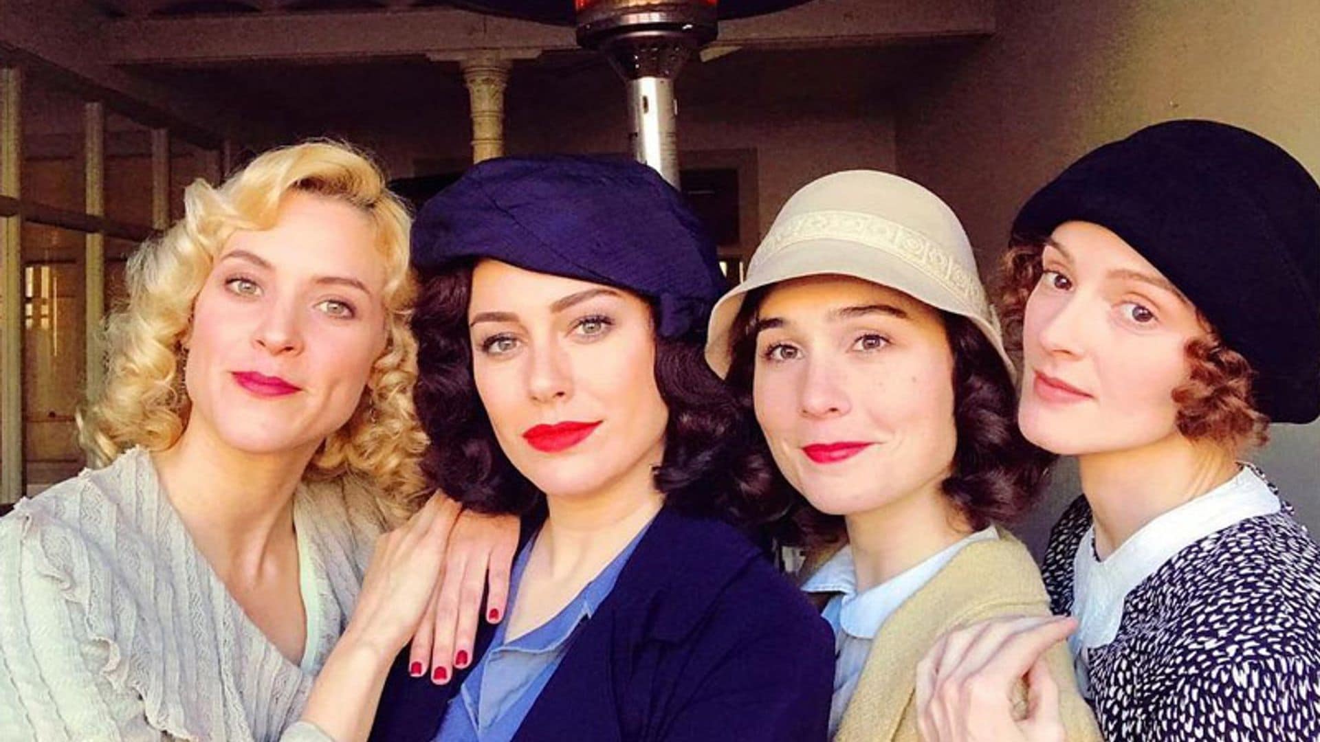 El de 'Las chicas del cable' y otros labiales rojos que potencian el bronceado