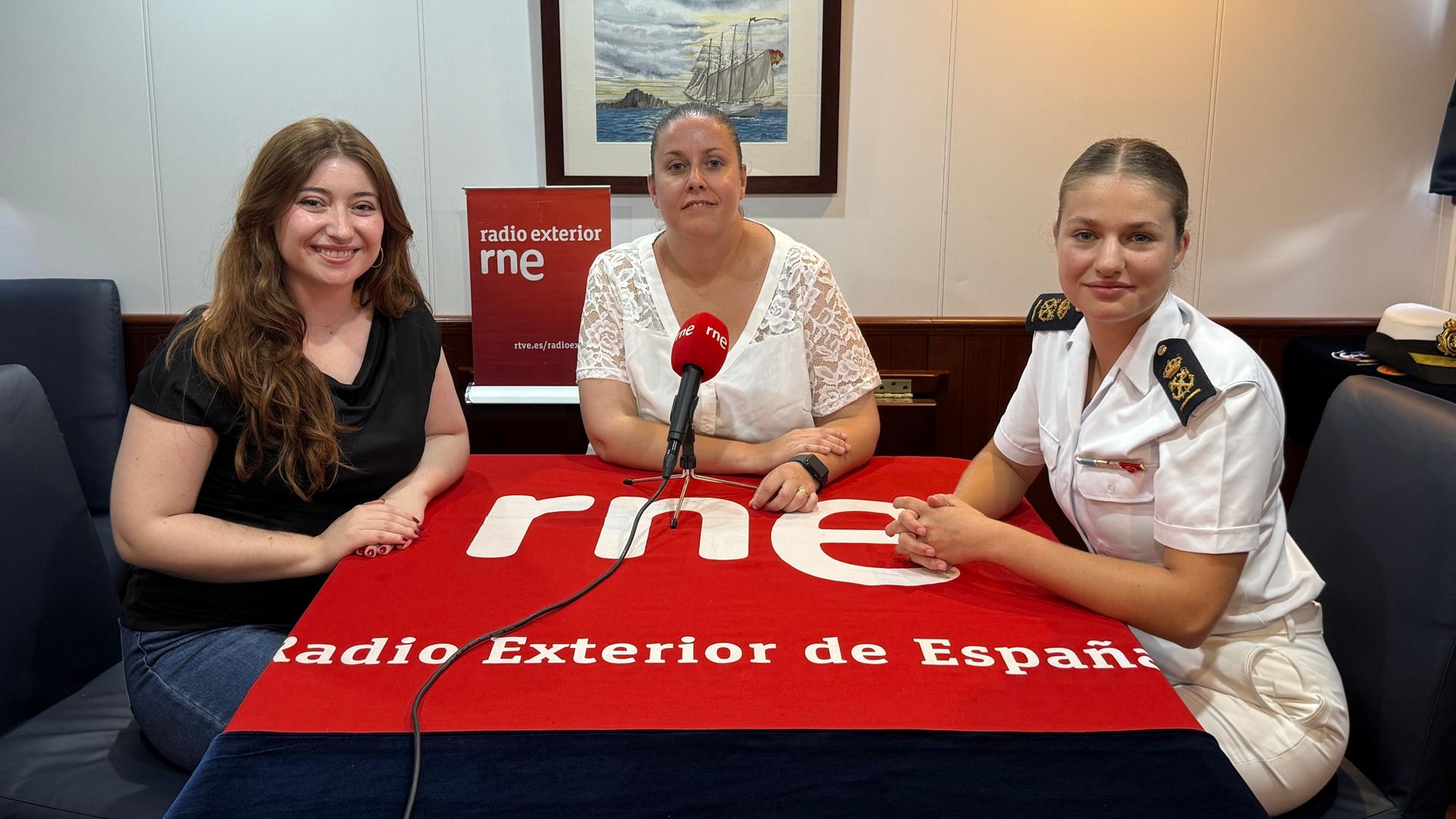 La princesa Leonor debuta en la radio desde el buque escuela Juan Sebastián de Elcano