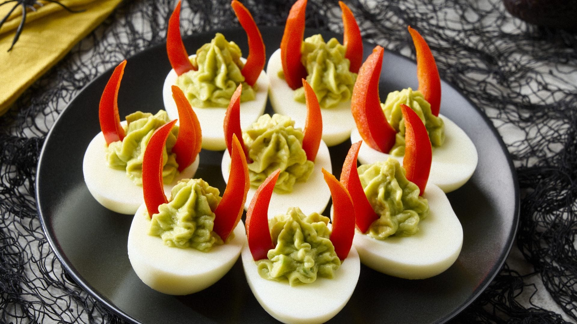 Huevos rellenos de Halloween