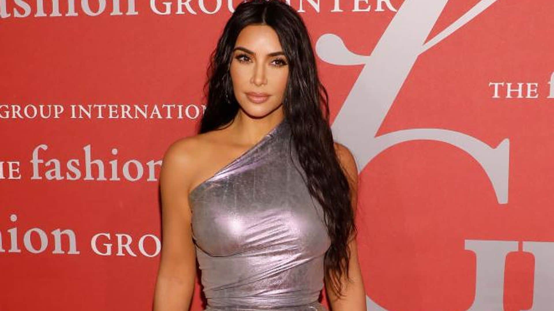 Kim Kardashian y el escote que favorece a todas las siluetas