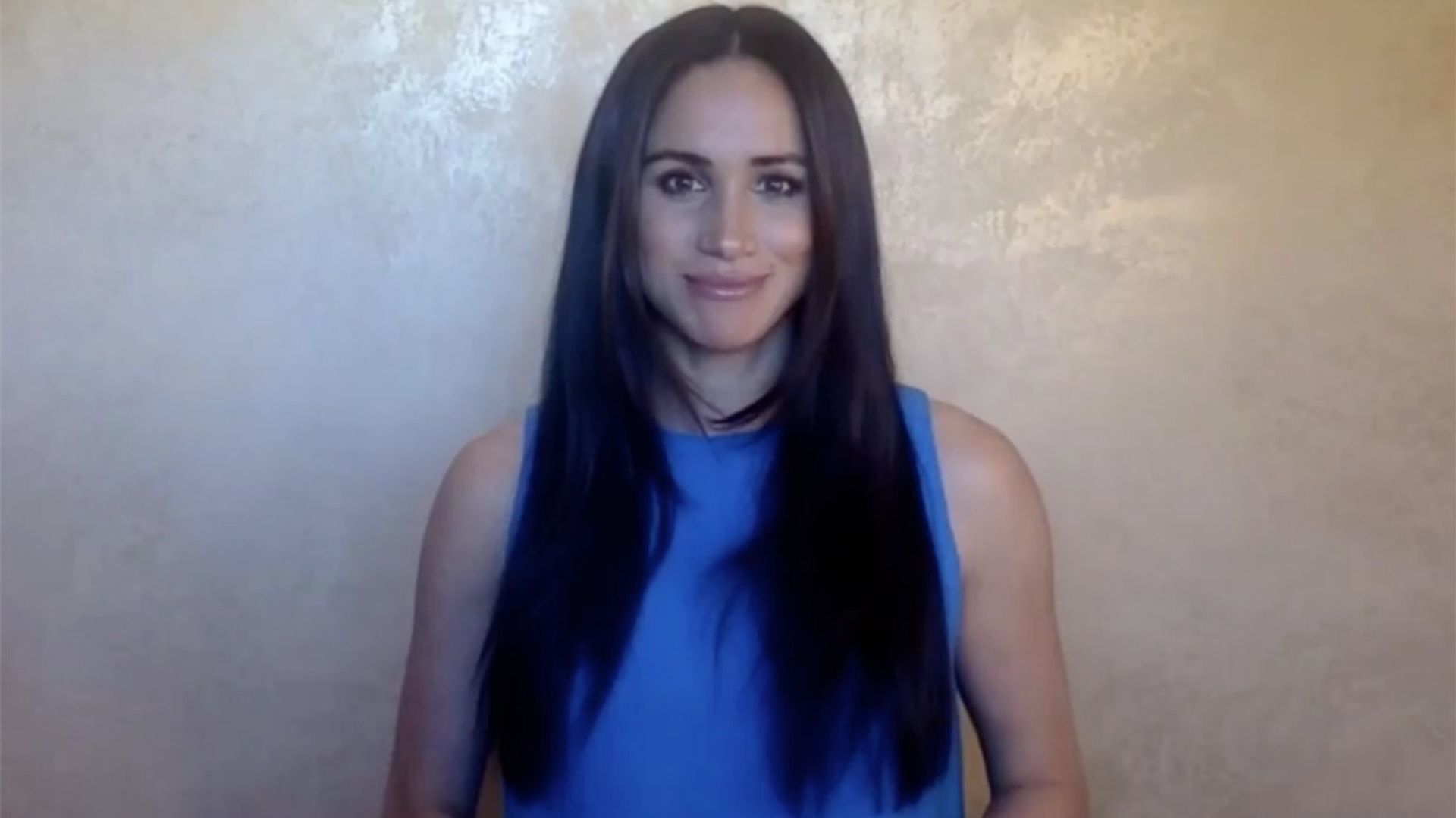 Meghan Markle y el 'top' rebajado que demuestra que su estilo sigue fascinando