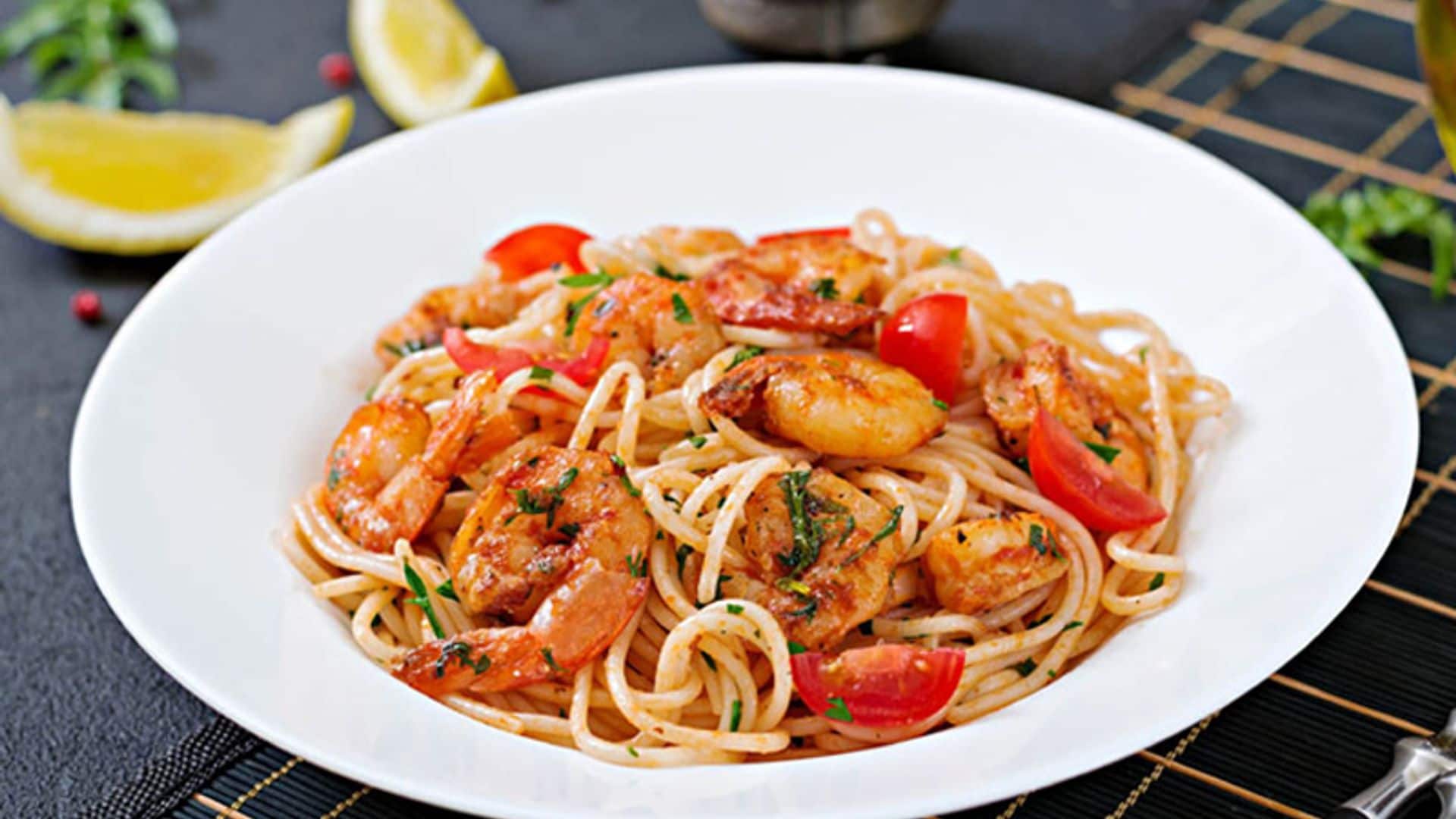 Espaguetis con gambas rojas