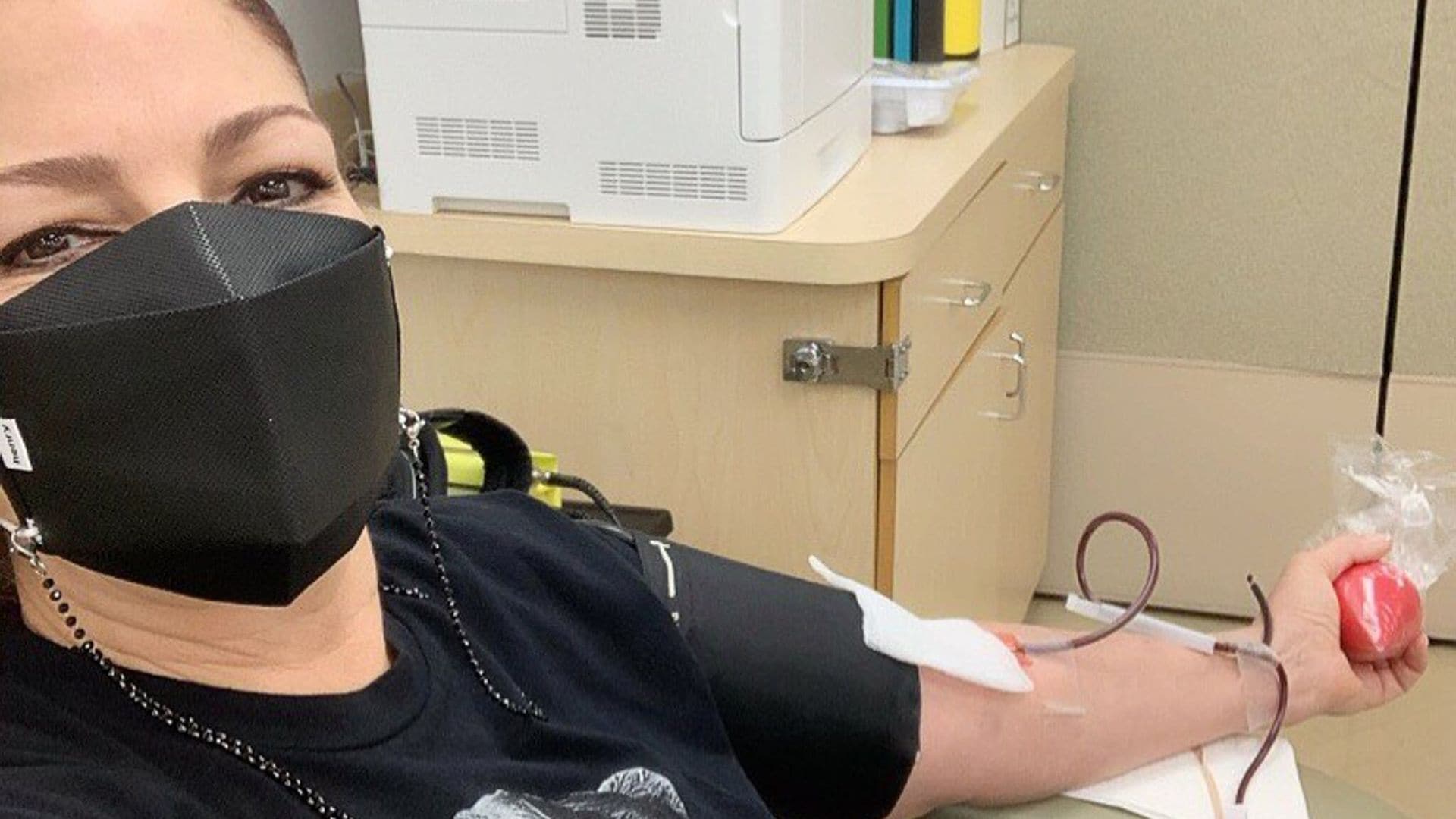 Gloria Estefan dona su plasma tras superar el COVID-19
