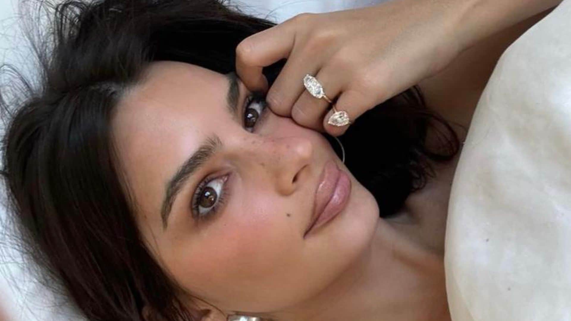 El giro que Emily Ratajkowski le dio a su anillo de compromiso
