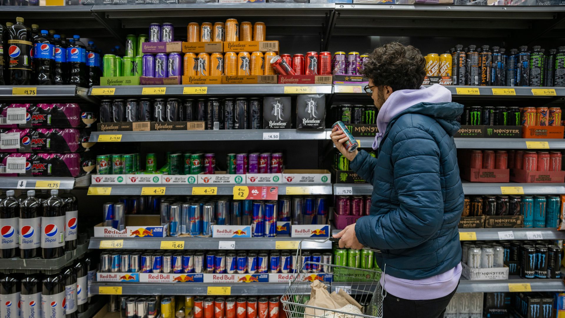 Los supermercados deberán separar las bebidas energéticas de los refrescos para diferenciar claramente su consumo