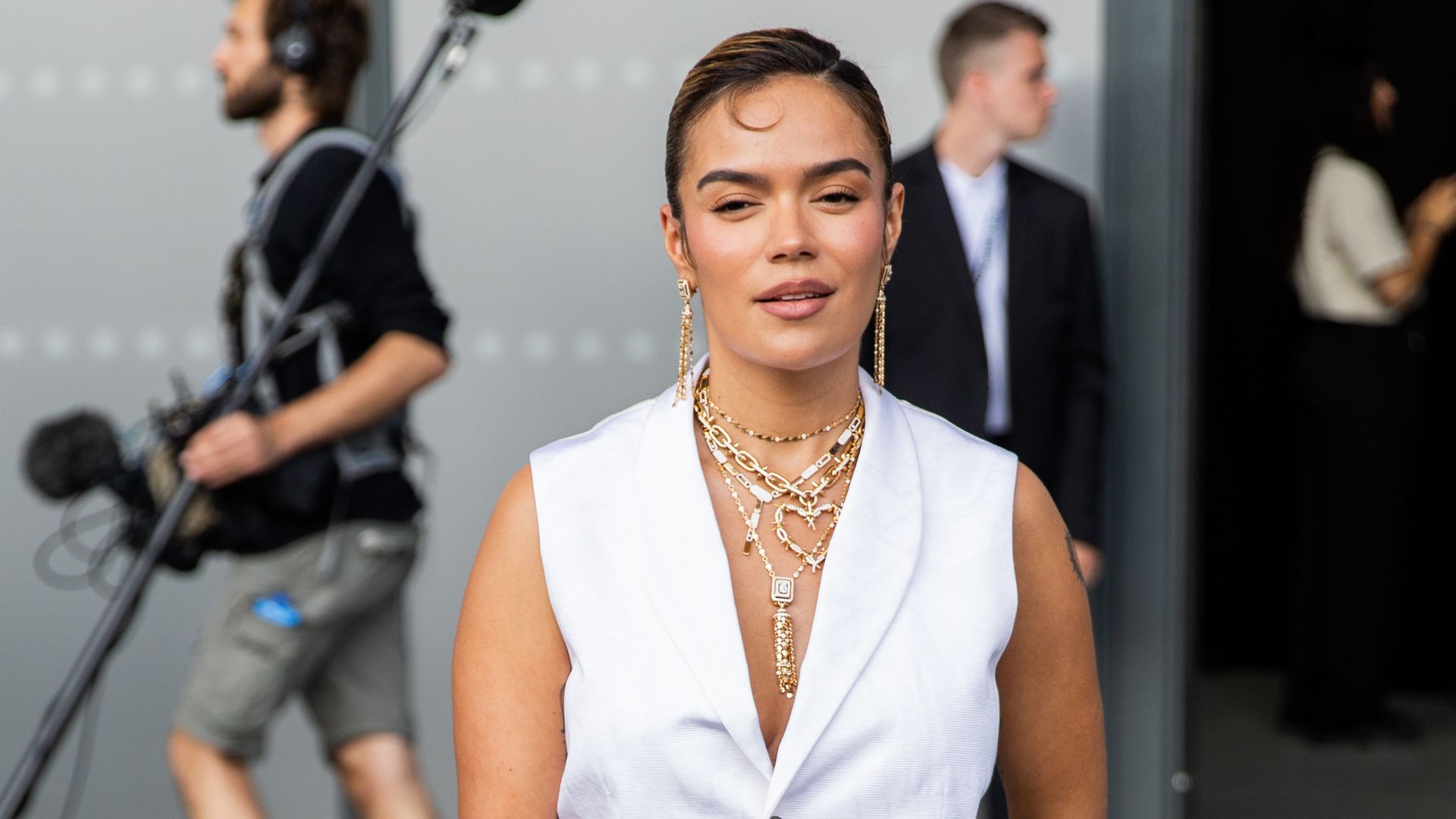 ¡La Raya Lateral Regresa con Furore! El Secreto de las Celebridades para un Look Vintage y Sofisticado