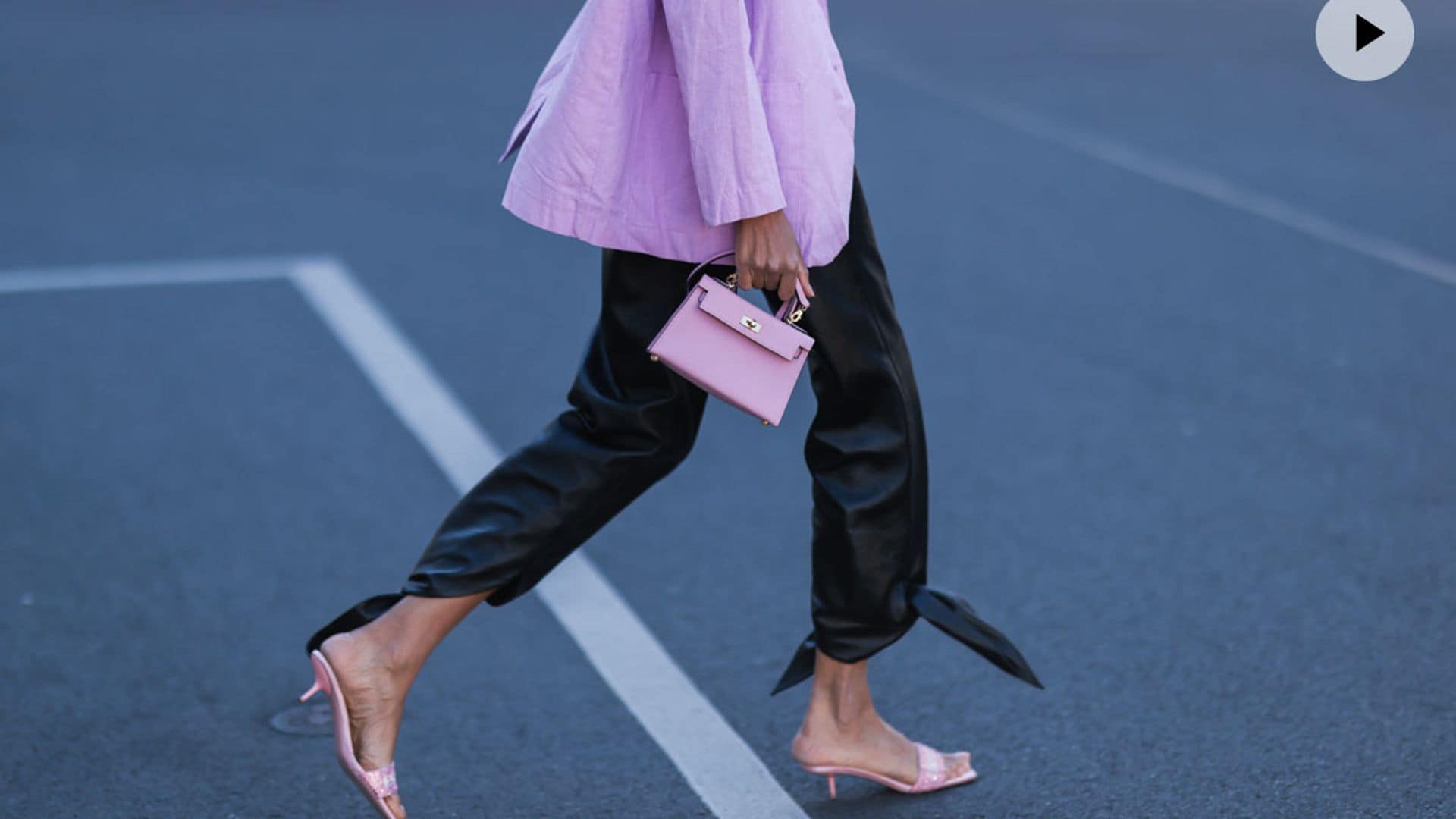 5 ideas para combinar el bolso de colores en tus looks de primavera