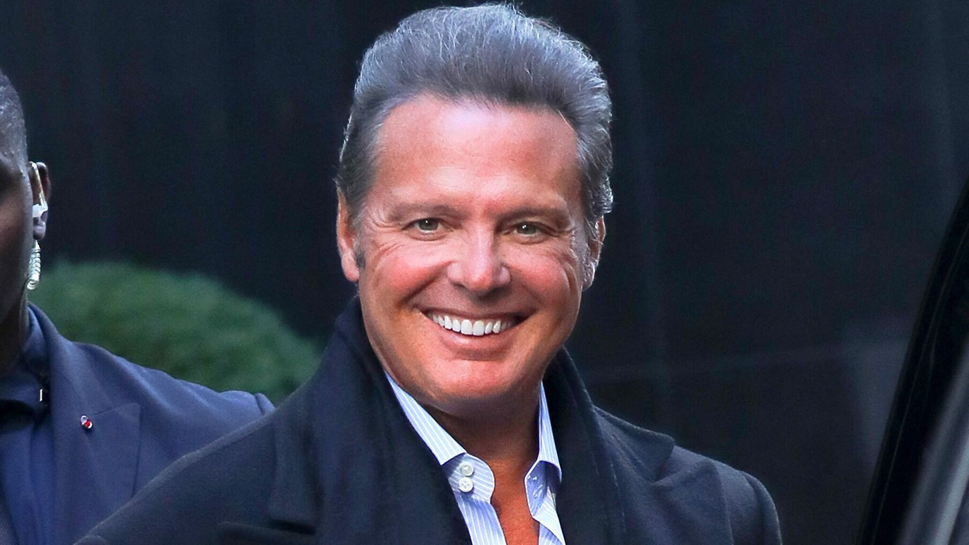 Supuesta novia de Luis Miguel habría inventado su romance con fotos de un hombre parecido a él
