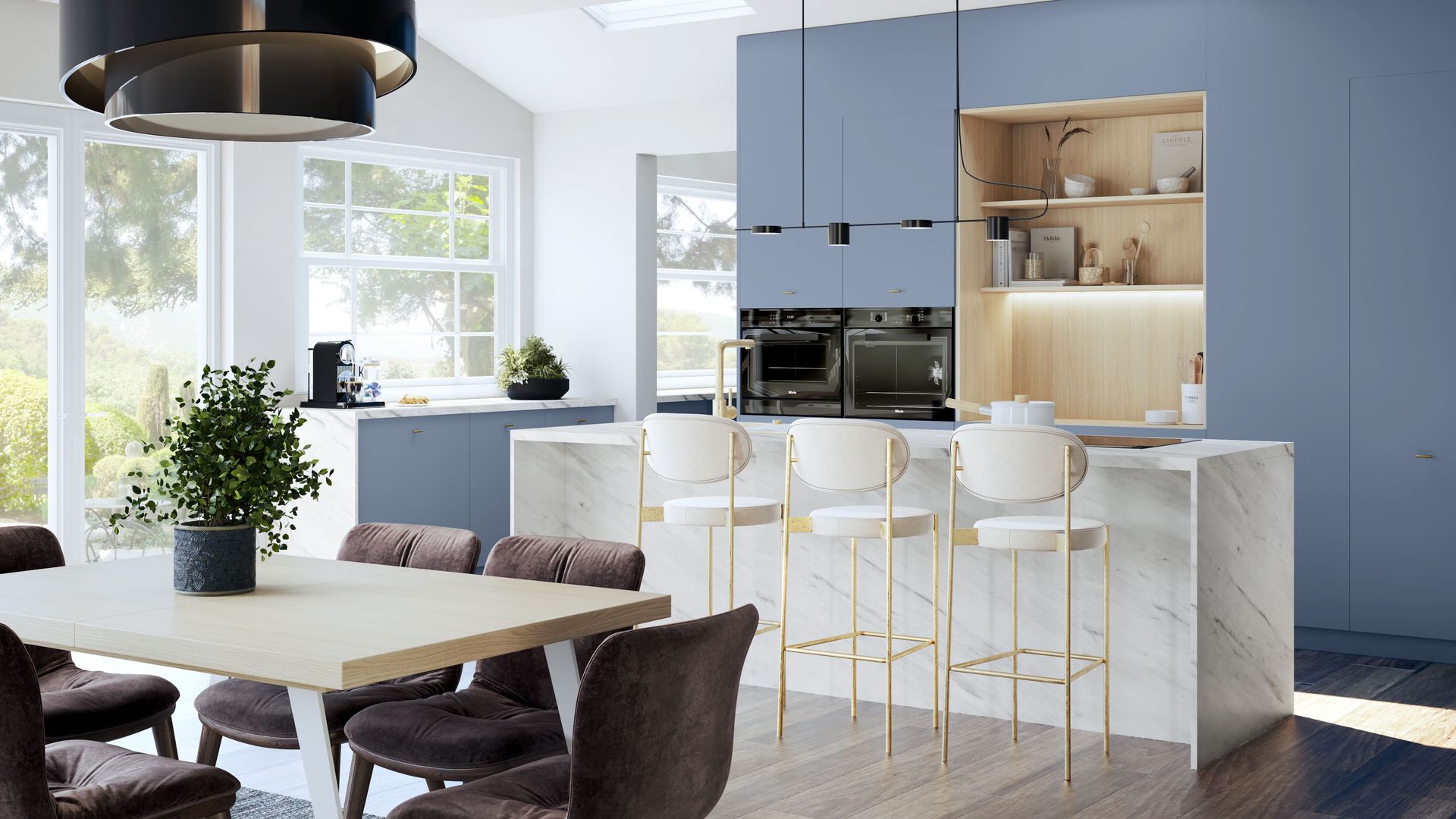 Cocina abierta al comedor con isla de cocina blanca, muebles azules, suelo de madera oscura alfombra y ventanales con salida al jardín
