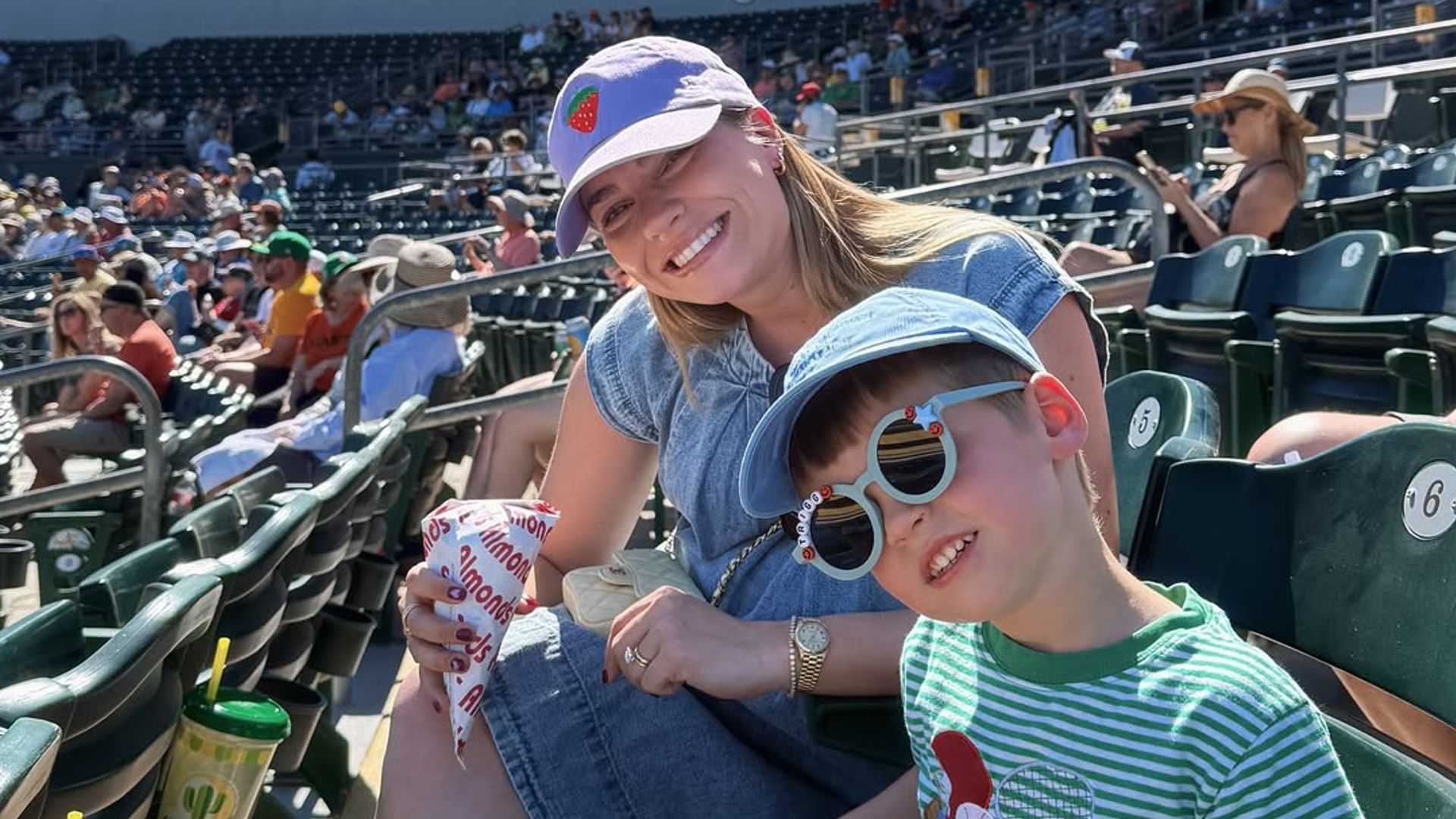 Muere el hijo de 3 años de la influencer Emilie Kiser en un trágico accidente doméstico