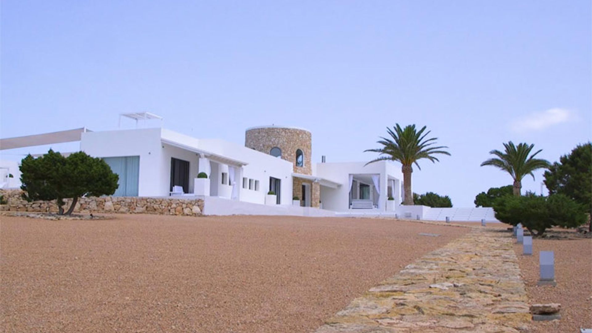 Descubrimos Tagomago, el espectacular paraíso junto a Ibiza en el que Norma Duval conoció a su novio