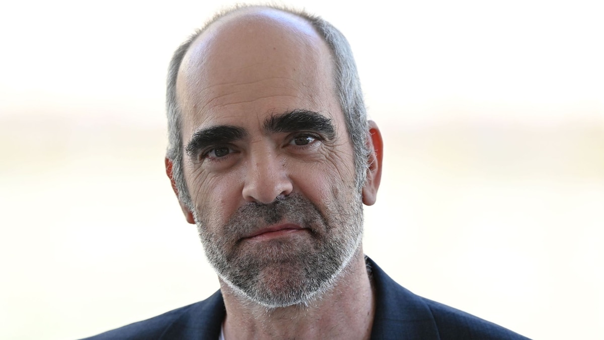 Luis Tosar recuerda la noche en que salió del teatro en camilla… y el inesperado diagnóstico que recibió