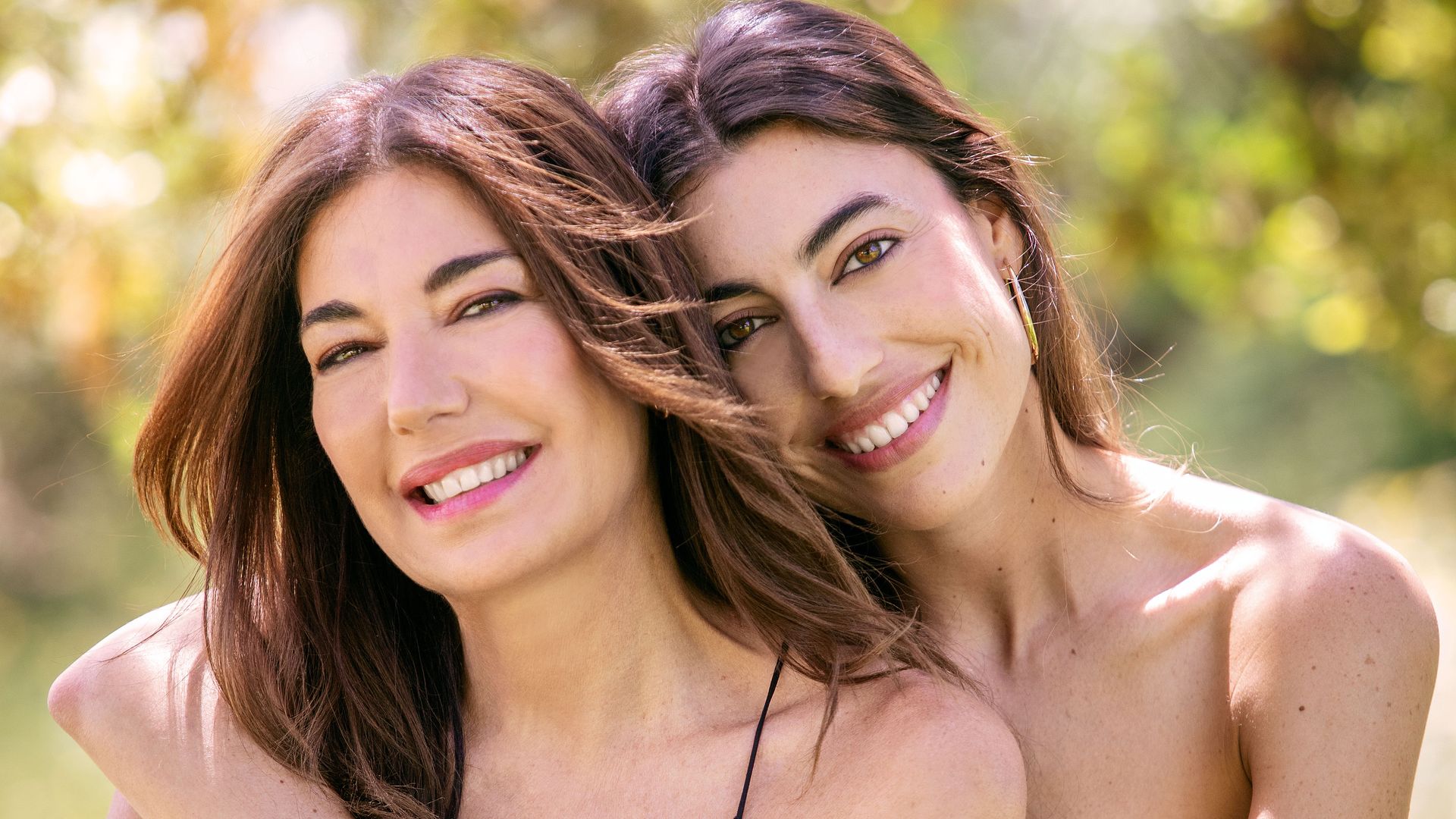 Raquel Revuelta y su hija Claudia, a punto de casarse, nos confiesan: 'Sin duda alguna, me pondré a llorar'