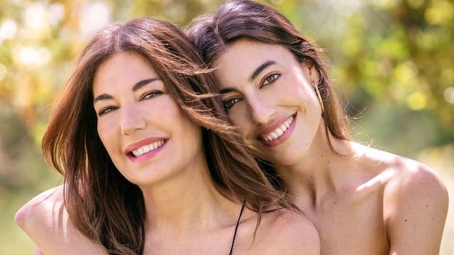 Raquel Revuelta con su hija, Claudia