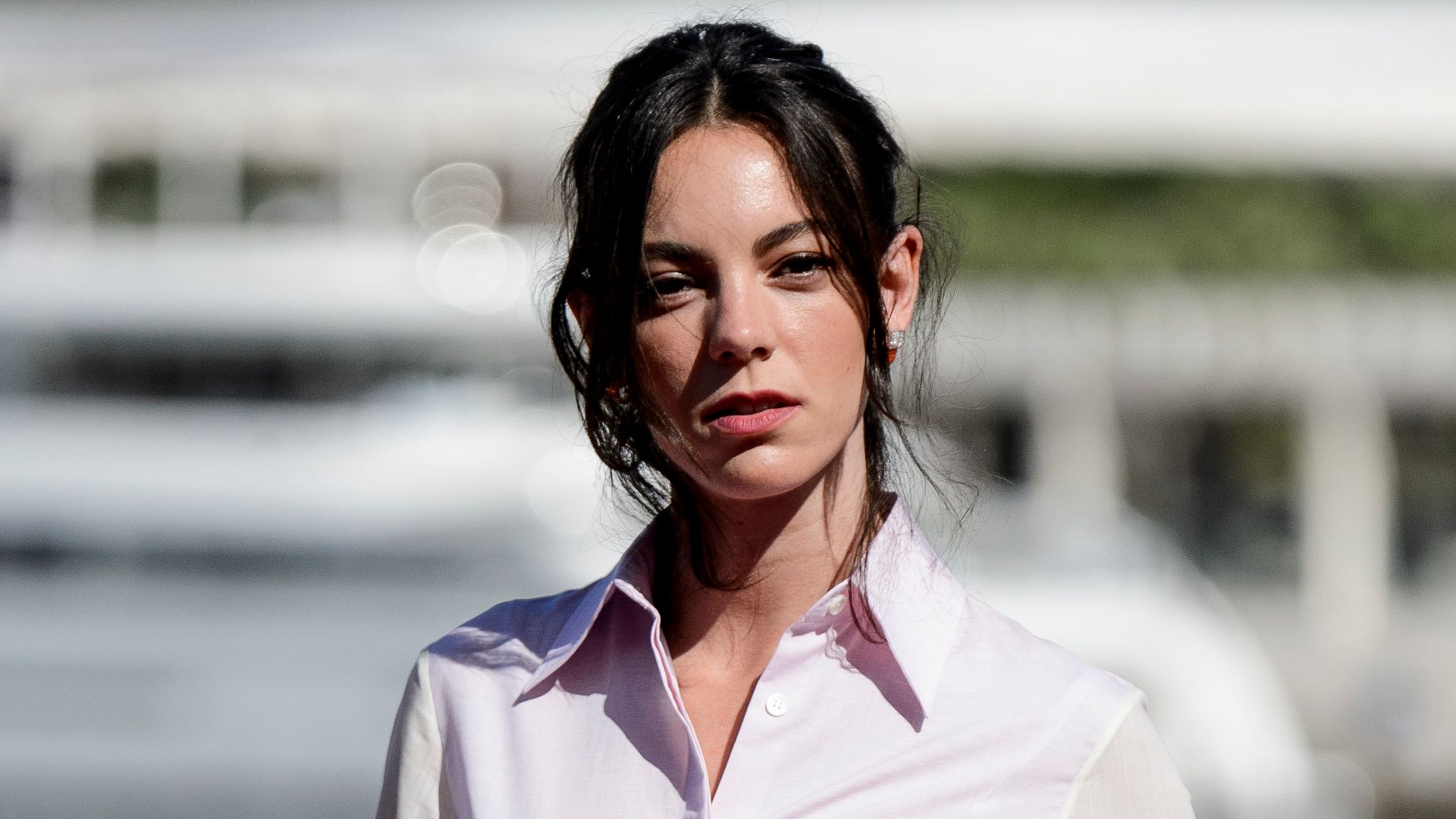 El estilo atemporal y minimalista de Vicky Luengo, la actriz española que triunfará en Cannes con 2 películas
