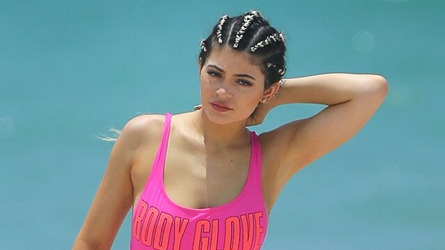 kylie jenner agota su coleccion cumpleanos de maquillaje