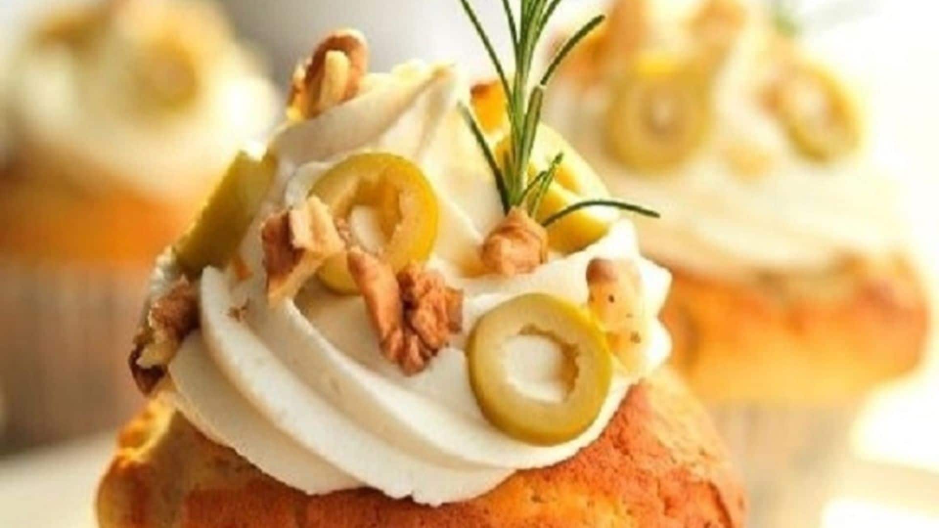 'Cupcakes' de aceitunas, queso de cabra y nueces