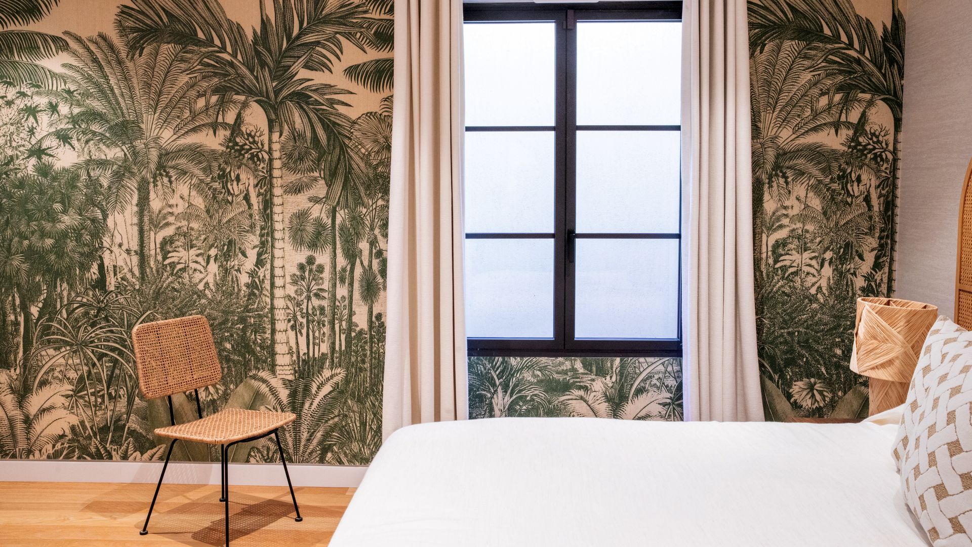 STÉPHANIE COUTAS LA DECORADORA FAVORITA DE LAS GRANDES FORTUNAS, NOS ABRE LAS PUERTAS DE SU FABULOSA CASA DE VERANO DE SAINT-TROPEZ