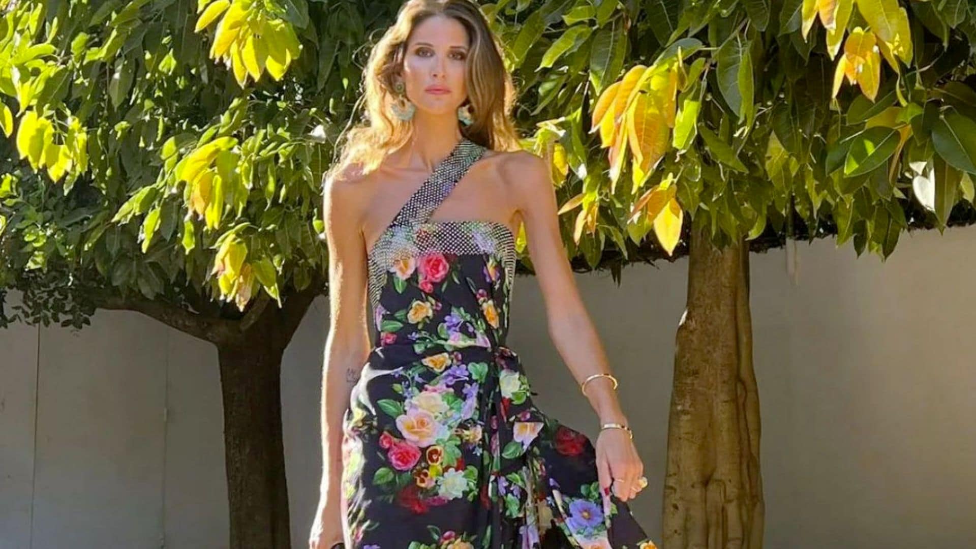 12 vestidos de invitada con estampado de flores que llevarás en bodas de verano, ¡y de otoño!