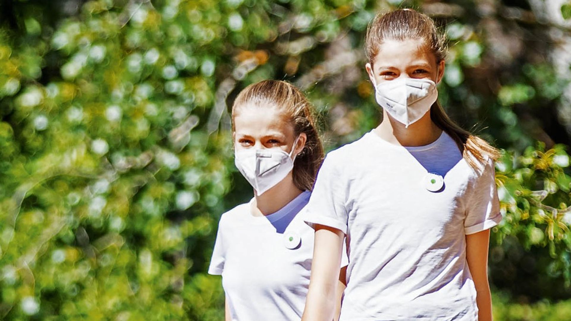 Vaqueros con rotos, camisetas y botas: Leonor y Sofía se apuntan a la lucha ‘eco’ en su primer acto juntas en solitario