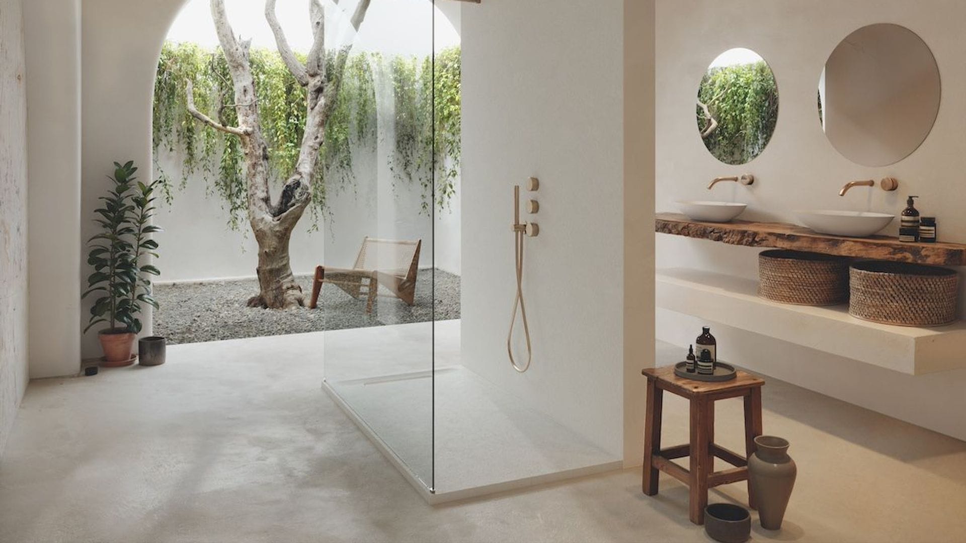 Descubre cuál es el plato de ducha ideal para tu baño: materiales, formas y diseños que marcan la diferencia